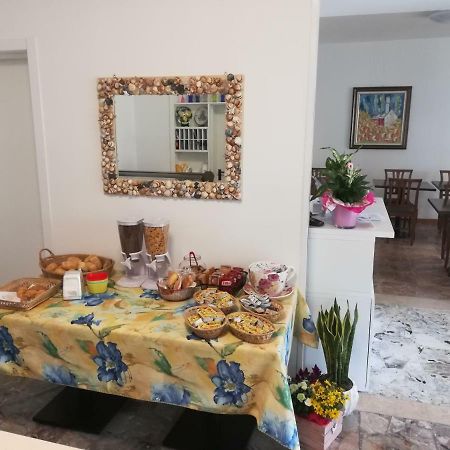 Albergo Elena Garni Caorle Kültér fotó