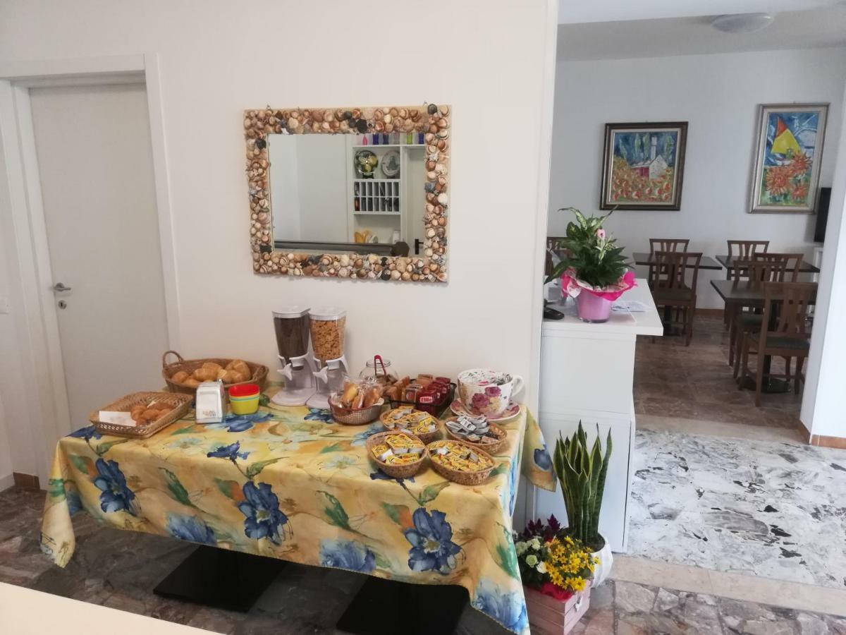 Albergo Elena Garni Caorle Kültér fotó