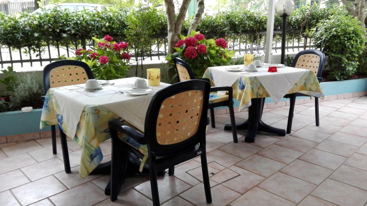 Albergo Elena Garni Caorle Kültér fotó
